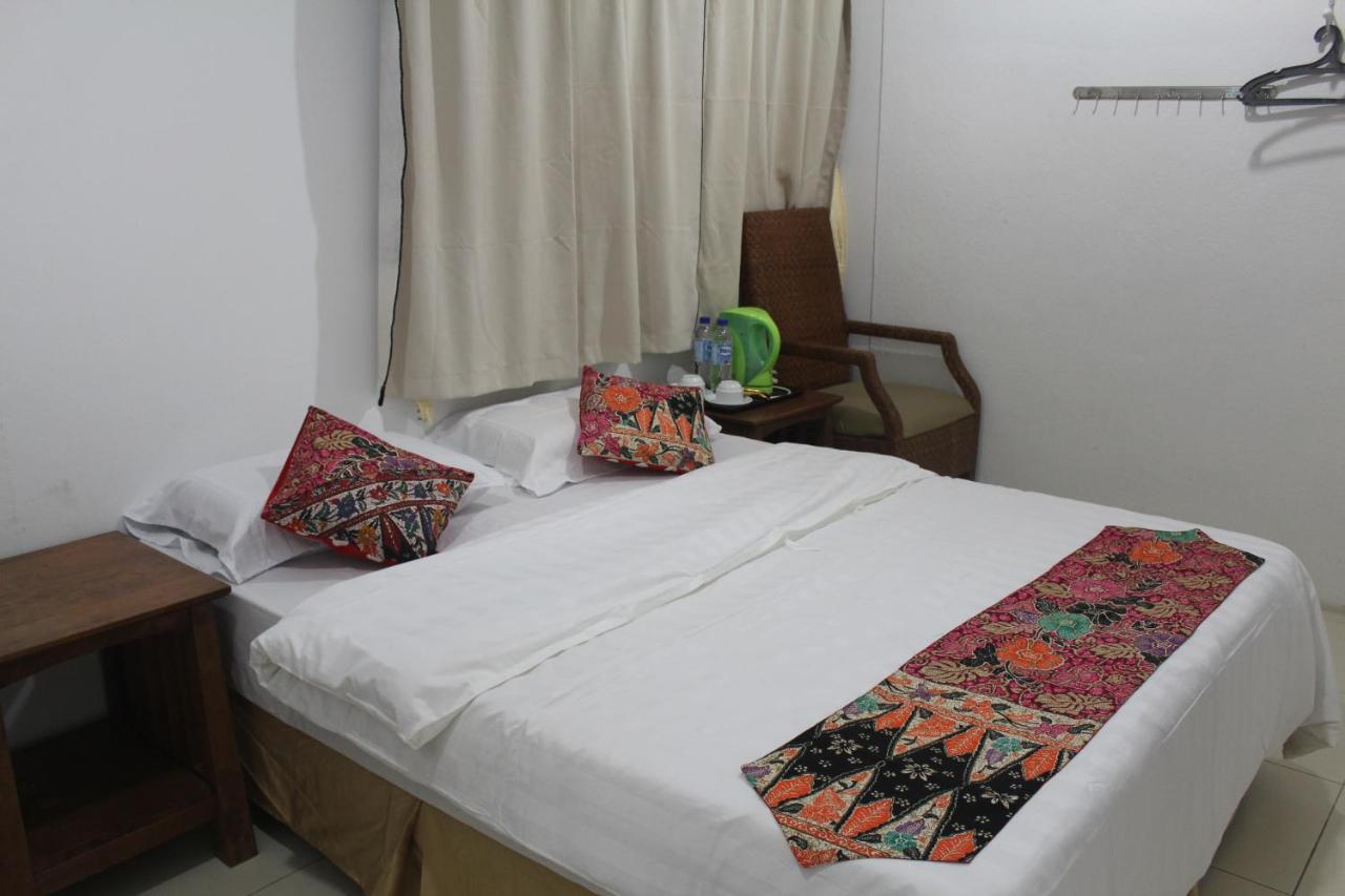 เอ็มมา เกสต์ เฮาส์ Hotel Jertih ภายนอก รูปภาพ