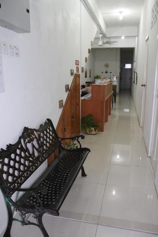 เอ็มมา เกสต์ เฮาส์ Hotel Jertih ภายนอก รูปภาพ