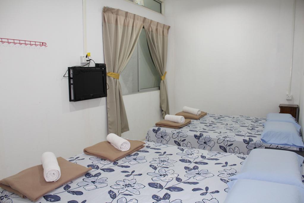 เอ็มมา เกสต์ เฮาส์ Hotel Jertih ภายนอก รูปภาพ