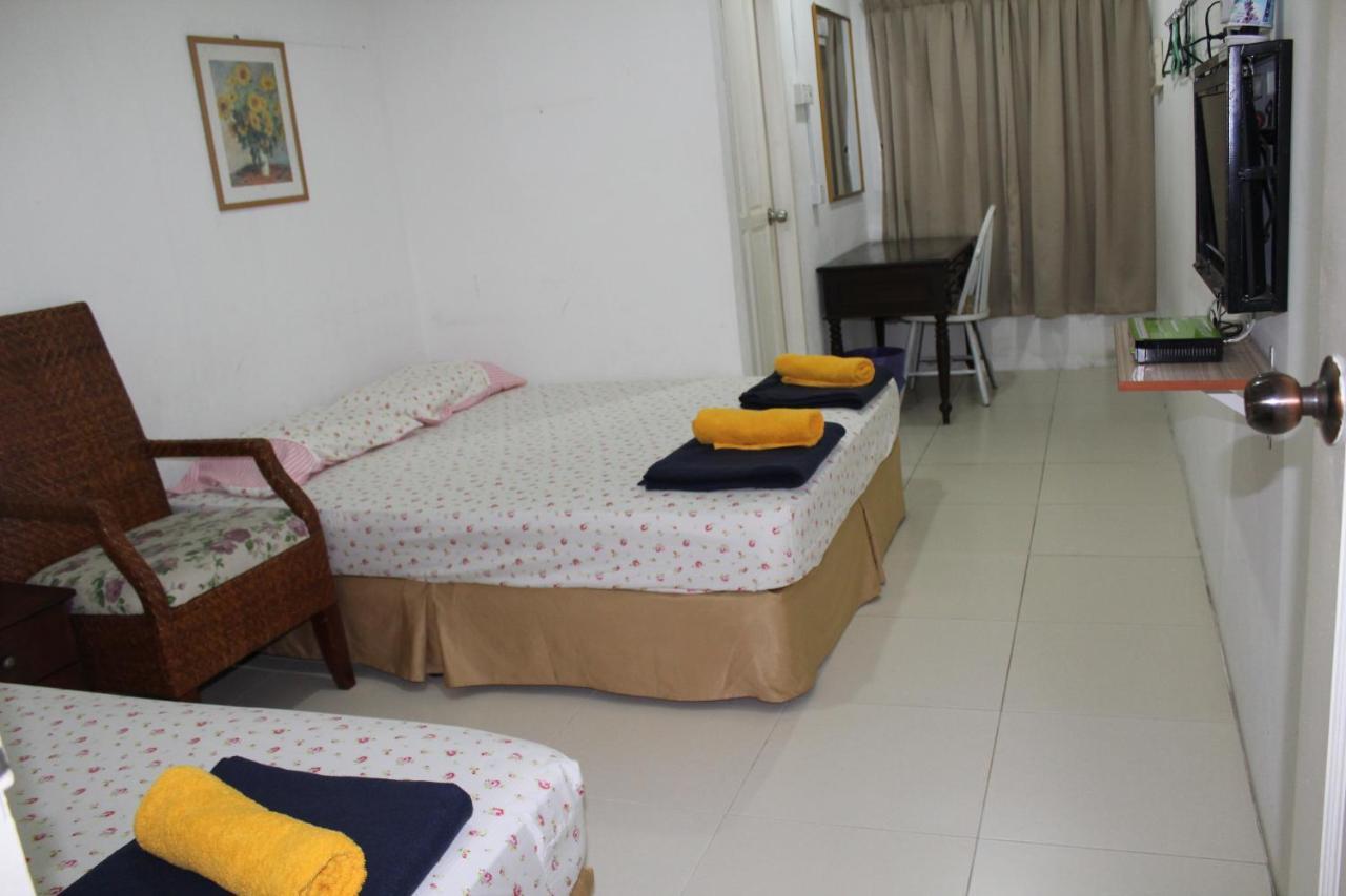 เอ็มมา เกสต์ เฮาส์ Hotel Jertih ภายนอก รูปภาพ